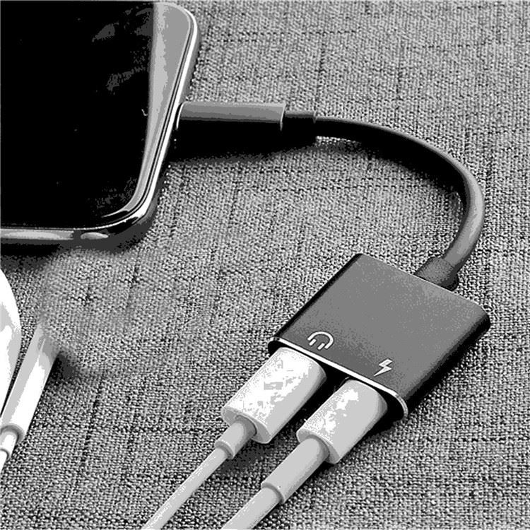 2-IN-1 CHARGE & AUDIO LIGHTNING ADAPTER - BLACK